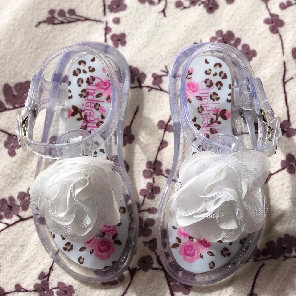 Cinderella Sandles - Picture 2 of 4